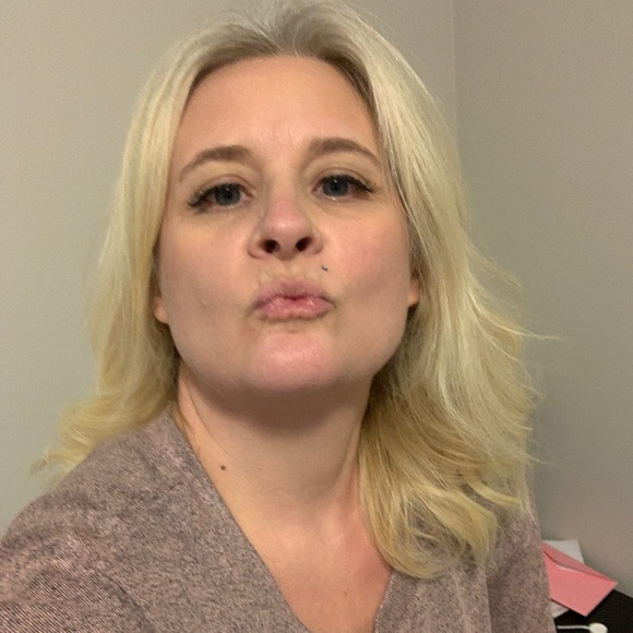 Meet your Posher, Jen - Picture 1 of 1